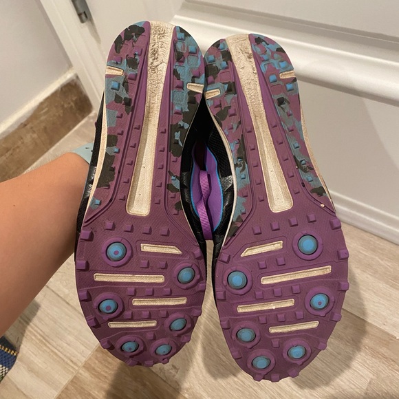 NIKE Track & Field JANA STR WFLE Black Purple Teal Running Shoes - Picture 4 of 7